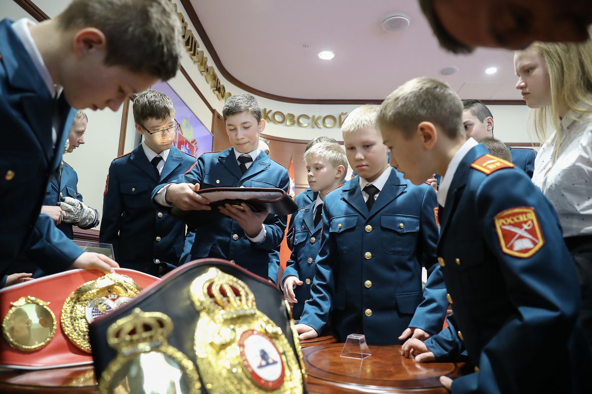 Андрей Воробьев губернатор московской области - Встреча с кадетами из Вологодской области